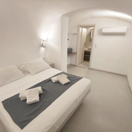 Fira Getaway - Economy Basement Rooms Exterior photo