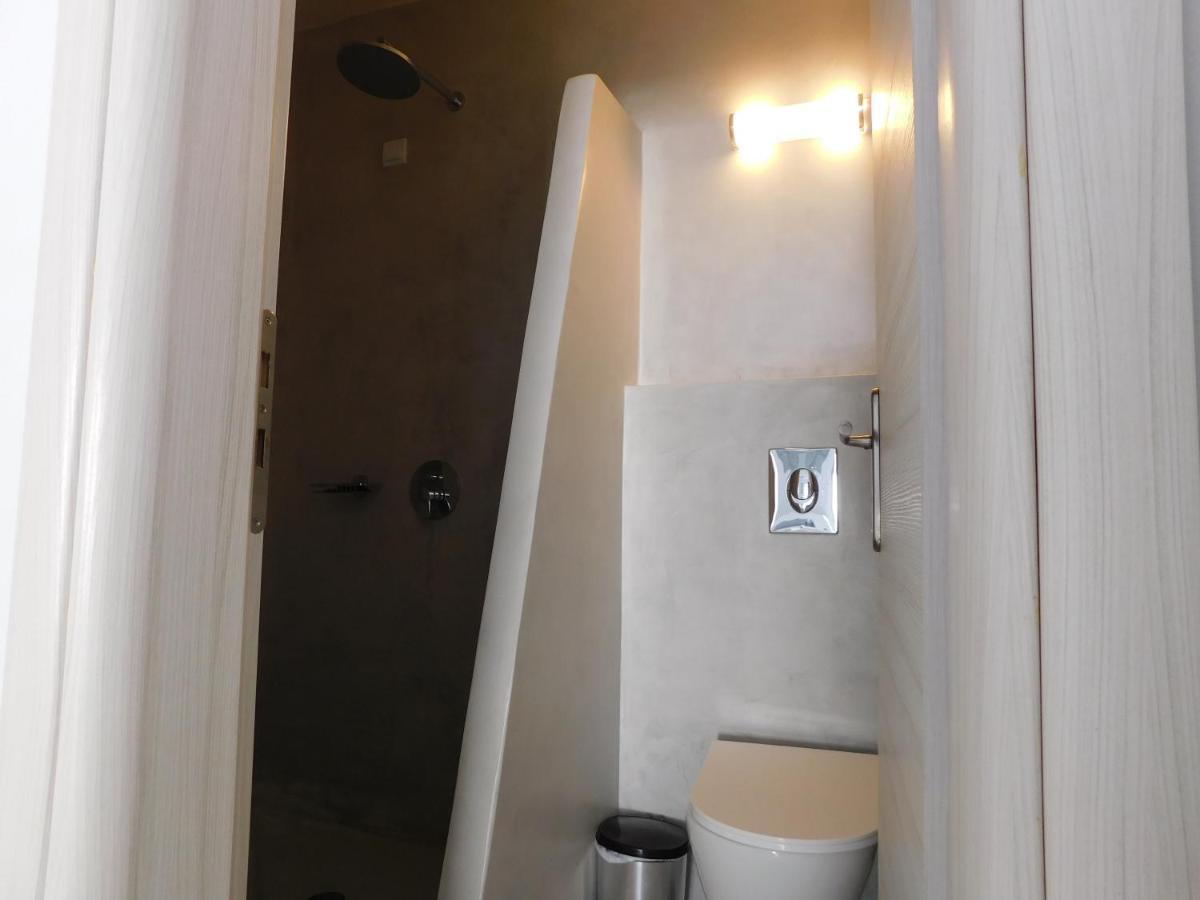 Fira Getaway - Economy Basement Rooms Exterior photo