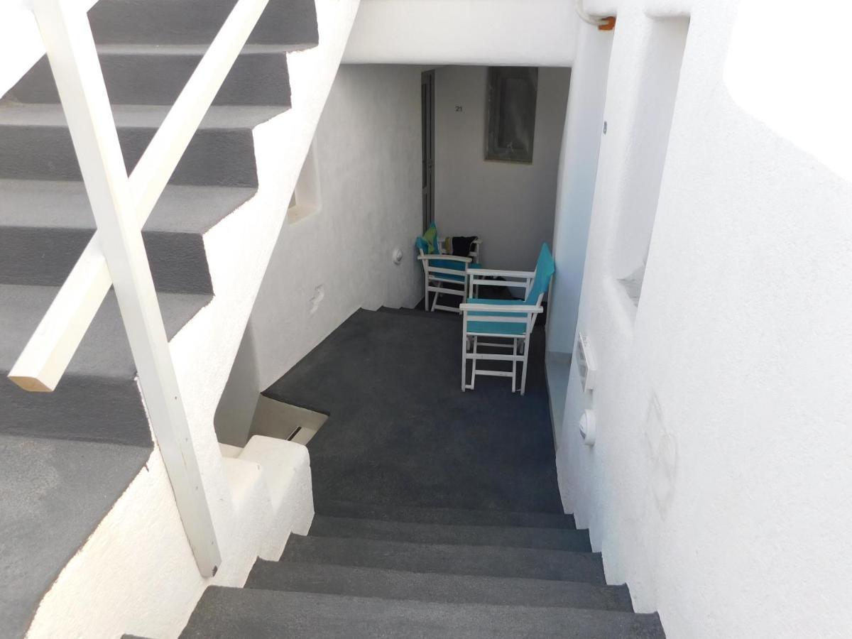 Fira Getaway - Economy Basement Rooms Exterior photo