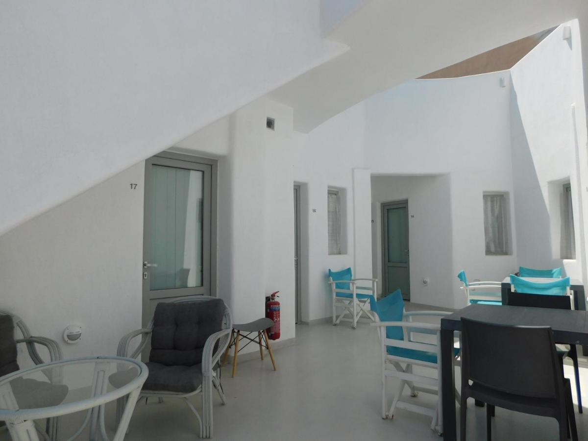 Fira Getaway - Economy Basement Rooms Exterior photo