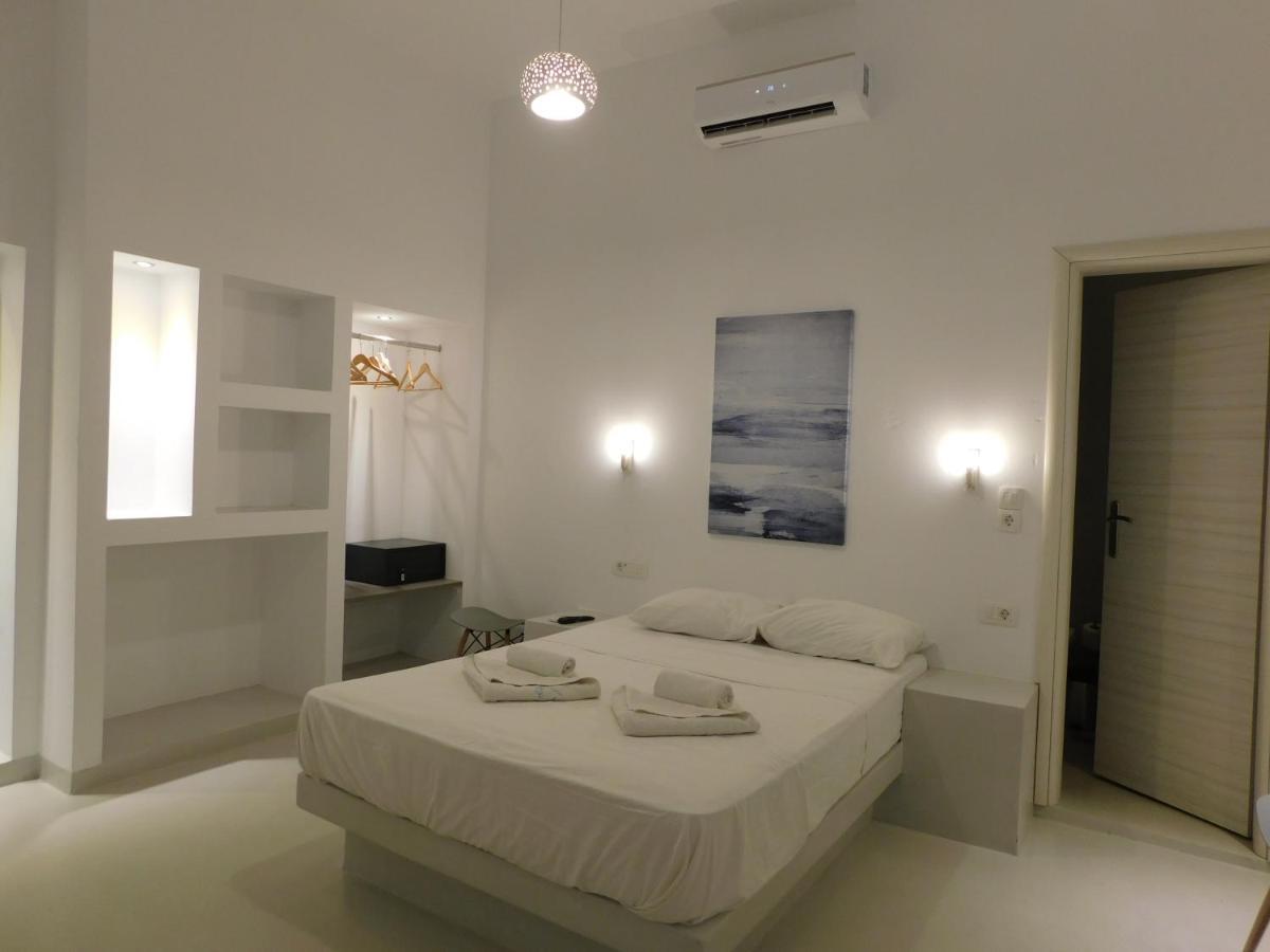 Fira Getaway - Economy Basement Rooms Exterior photo