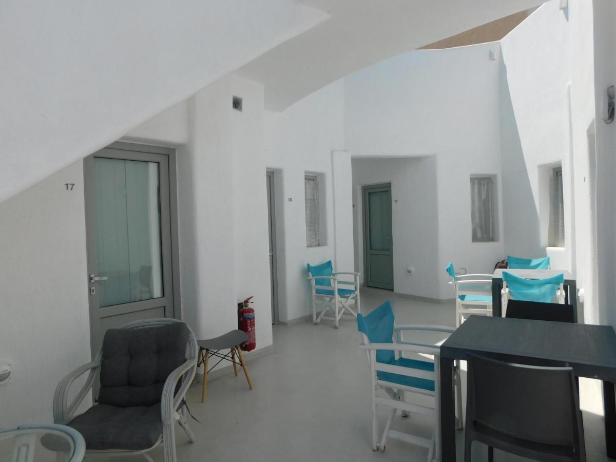 Fira Getaway - Economy Basement Rooms Exterior photo